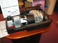 Venemessut 2006: 20kg painava nestekaasulla toimiva generaattori. 20A @ 12V nim.
